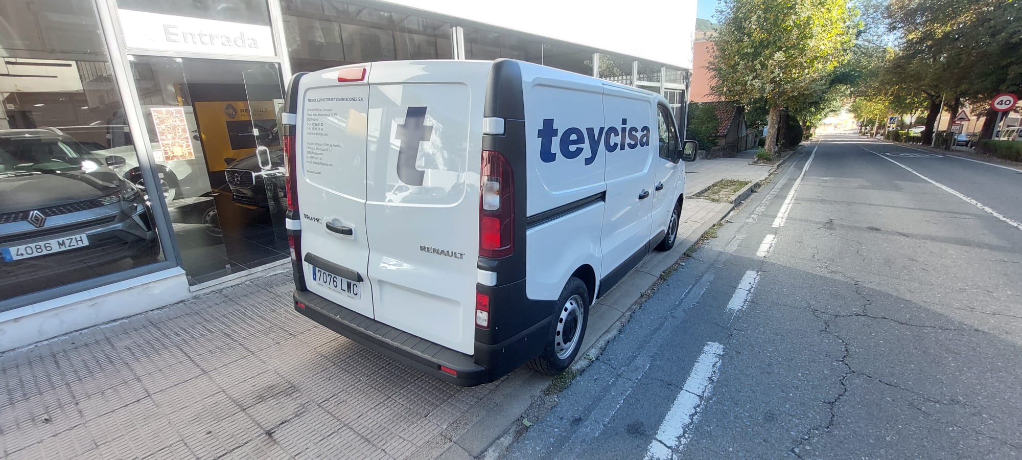 Renault Trafic 2.0 120cv miniatura 3
